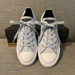 Womens All Star Converse Size 6